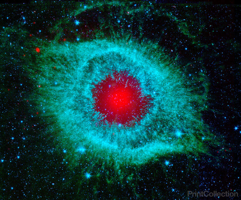 Comet Dust in Helix Nebula